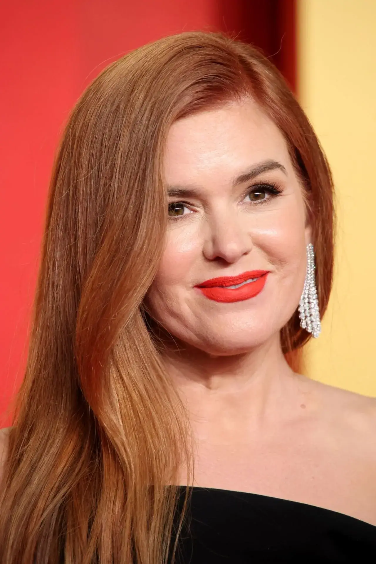 ISLA FISHER PHOTOSHOOT AT VANITY FAIR OSCAR PARTY IN BEVERLY HILLS